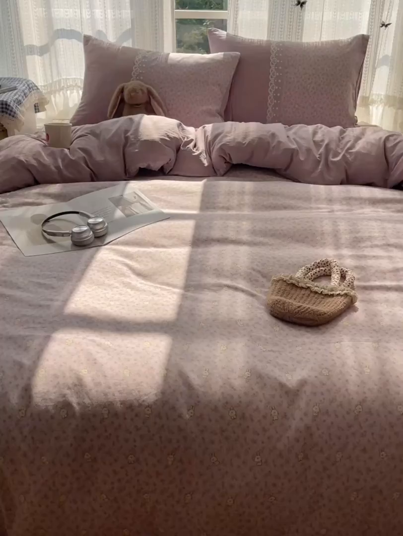 91家纺网 家纺一手货源 找家纺 盼季家纺 2025新款柔软亲肤活性印花雪纺花边四件套 雪纺花边-碎花紫兔