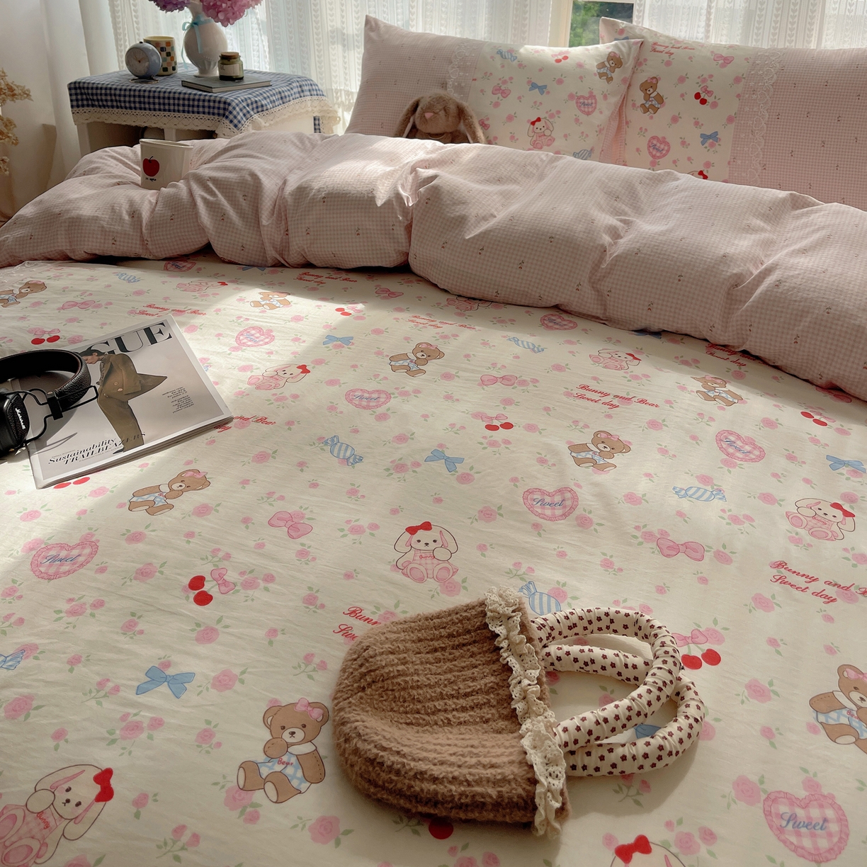 91家纺网 家纺一手货源 找家纺 盼季家纺 2025新款柔软亲肤活性印花雪纺花边四件套 雪纺花边-小熊花苑