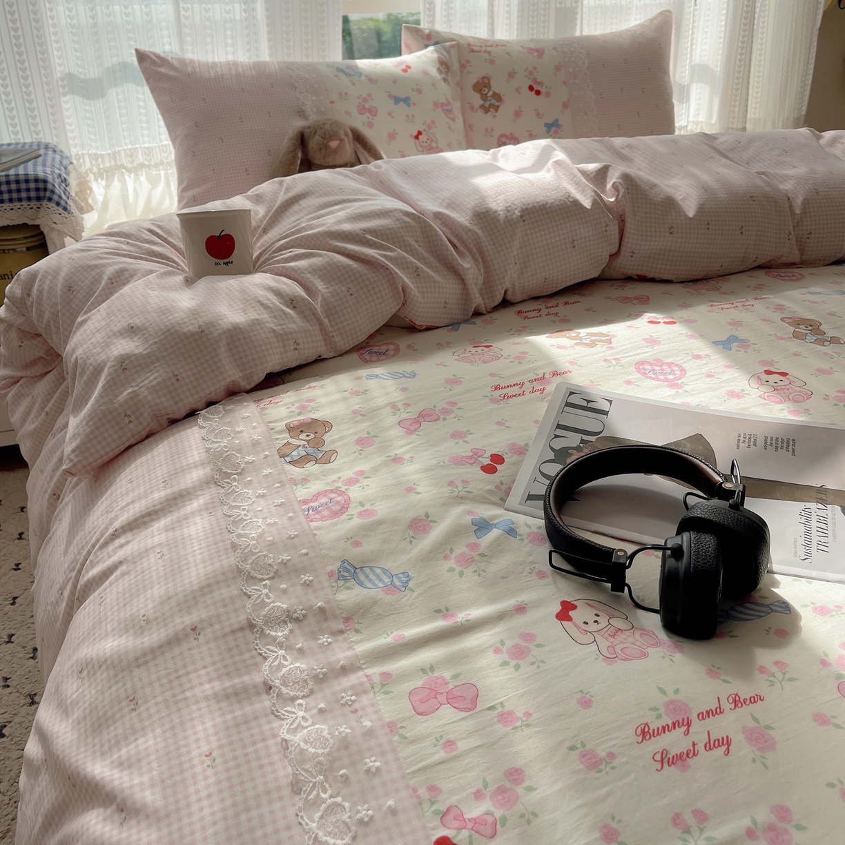 91家纺网 家纺一手货源 找家纺 盼季家纺 2025新款柔软亲肤活性印花雪纺花边四件套 雪纺花边-小熊花苑