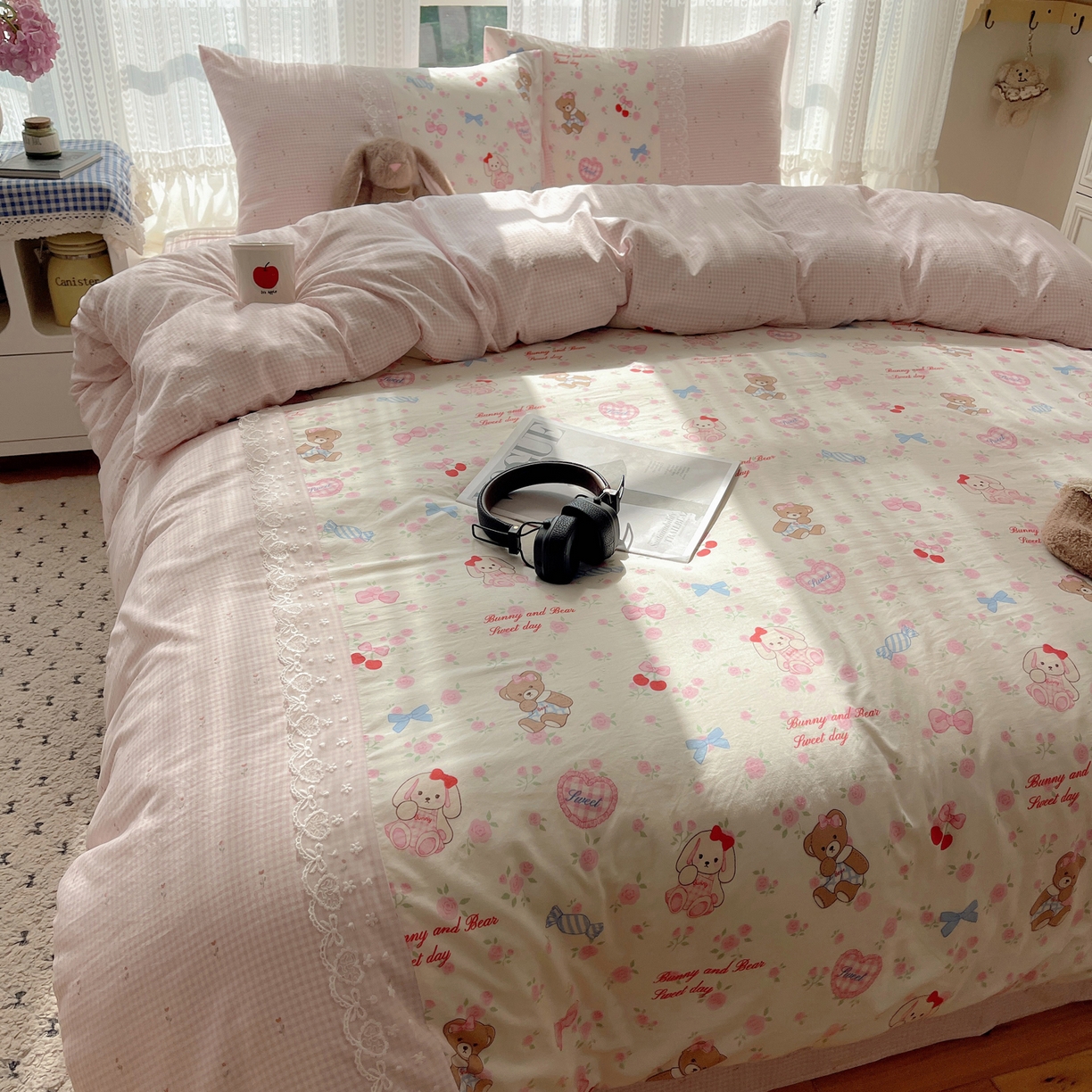 91家纺网 家纺一手货源 找家纺 盼季家纺 2025新款柔软亲肤活性印花雪纺花边四件套 雪纺花边-小熊花苑