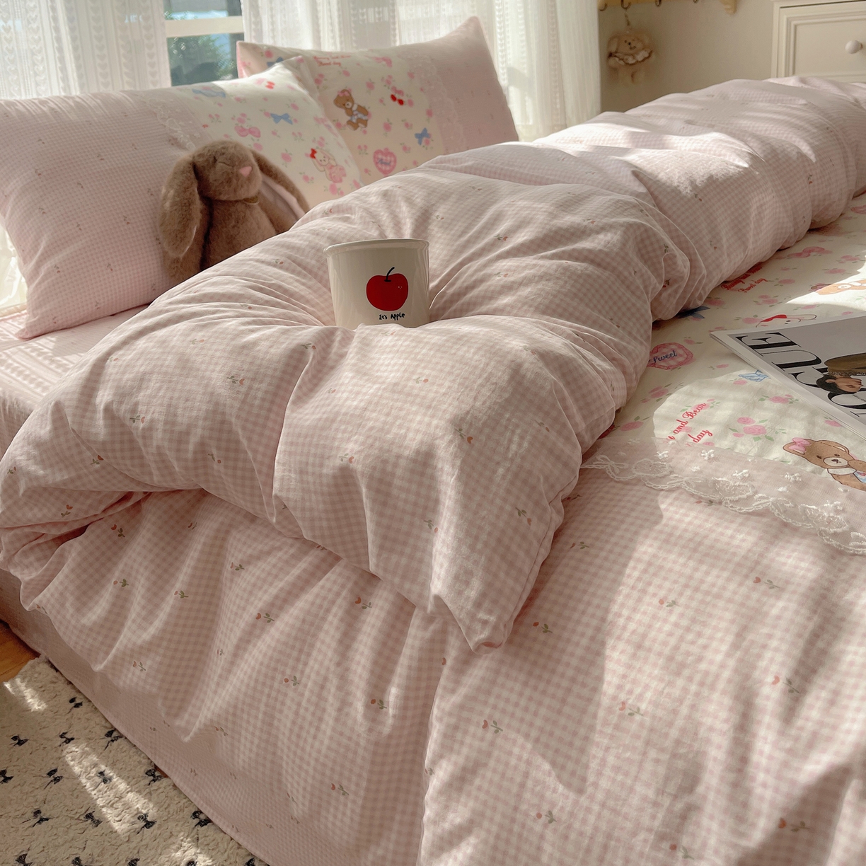 91家纺网 家纺一手货源 找家纺 盼季家纺 2025新款柔软亲肤活性印花雪纺花边四件套 雪纺花边-小熊花苑