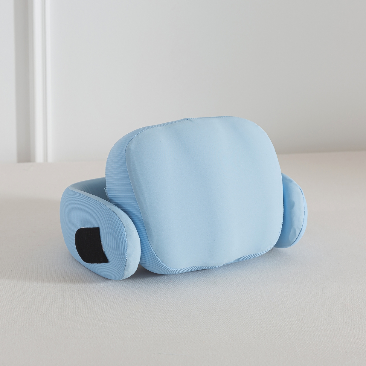 91家纺网 家纺一手货源 找家纺 境月枕芯坊2025新款动感护颈枕 天蓝