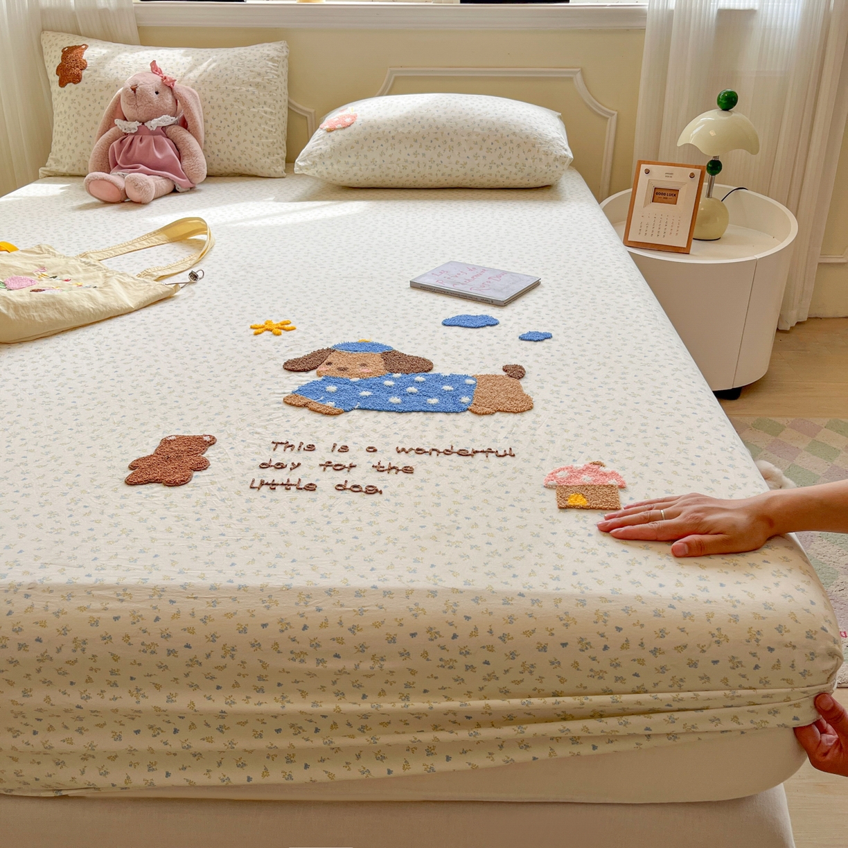 91家纺网 家纺一手货源 找家纺 盼季家纺 2025新款水洗棉毛巾绣床笠系列（提供买家秀） 毛巾绣床笠-奔跑吧小狗