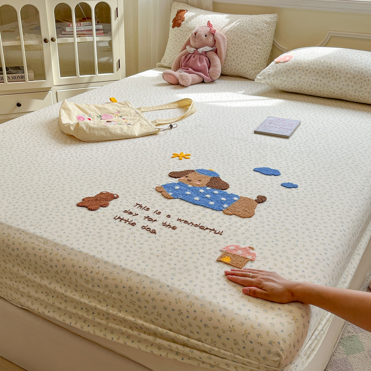 91家纺网 家纺一手货源 找家纺 盼季家纺 2025新款水洗棉毛巾绣床笠系列（提供买家秀） 毛巾绣床笠-奔跑吧小狗