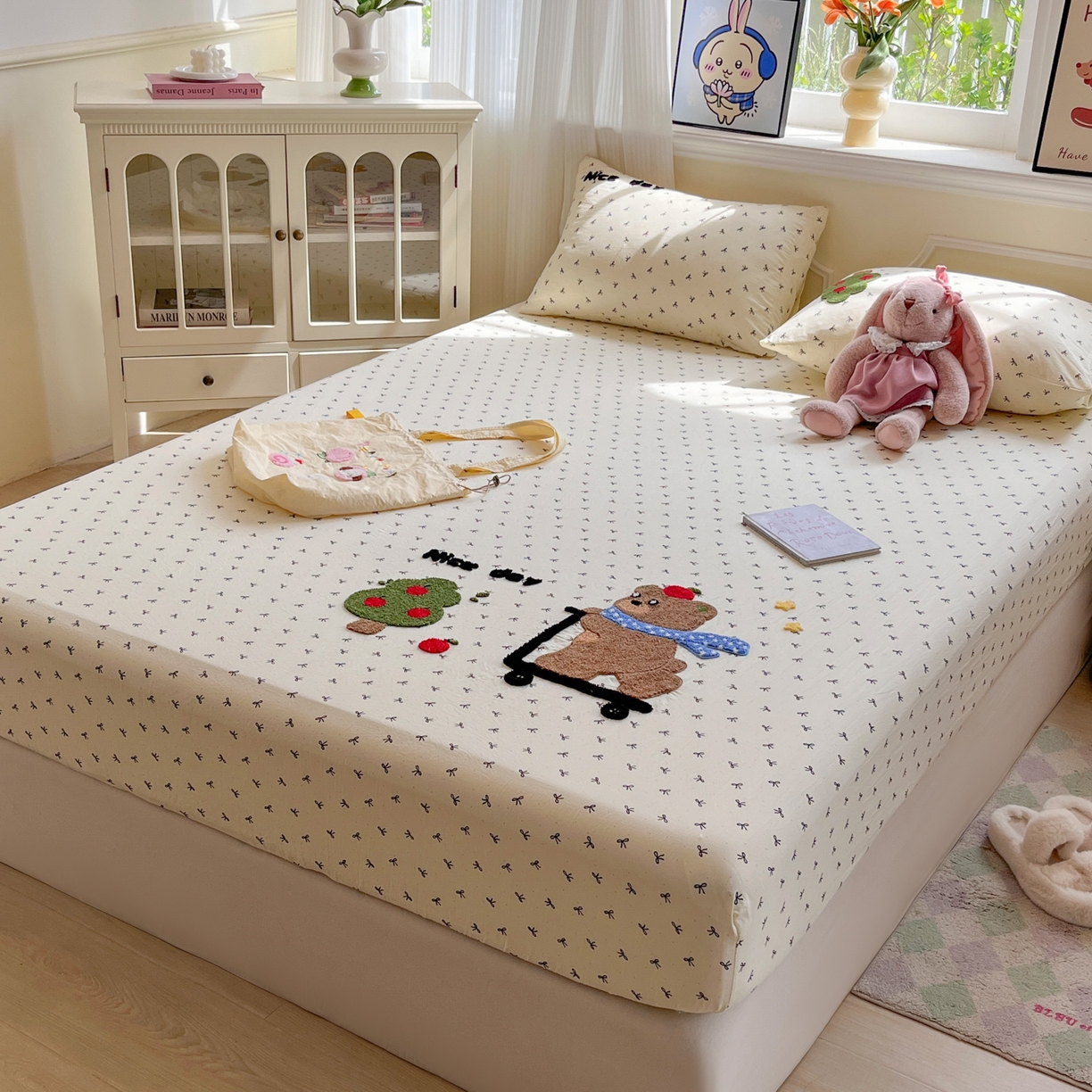 91家纺网 家纺一手货源 找家纺 盼季家纺 2025新款水洗棉毛巾绣床笠系列（提供买家秀） 毛巾绣床笠-滑板小熊