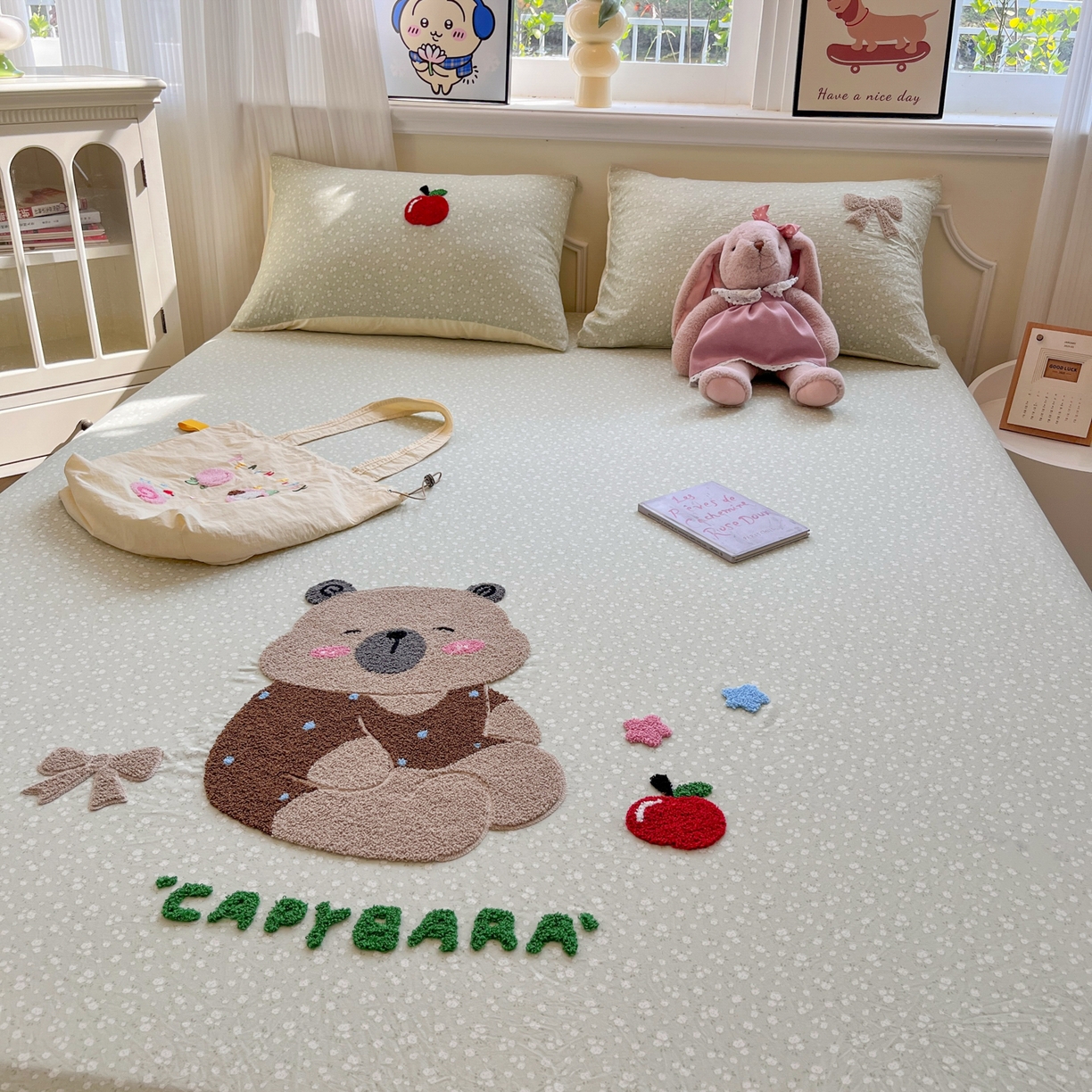 91家纺网 家纺一手货源 找家纺 盼季家纺 2025新款水洗棉毛巾绣床笠系列（提供买家秀） 毛巾绣床笠-懒懒熊