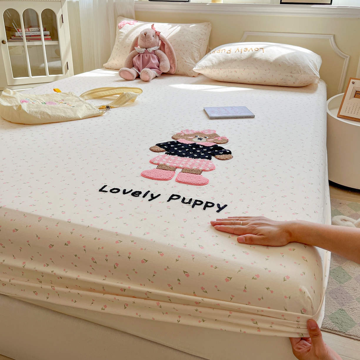 91家纺网 家纺一手货源 找家纺 盼季家纺 2025新款水洗棉毛巾绣床笠系列（提供买家秀） 毛巾绣床笠-萌萌狗