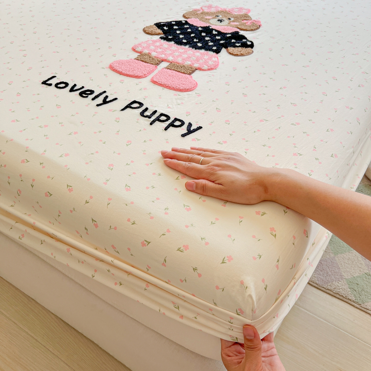 91家纺网 家纺一手货源 找家纺 盼季家纺 2025新款水洗棉毛巾绣床笠系列（提供买家秀） 毛巾绣床笠-萌萌狗