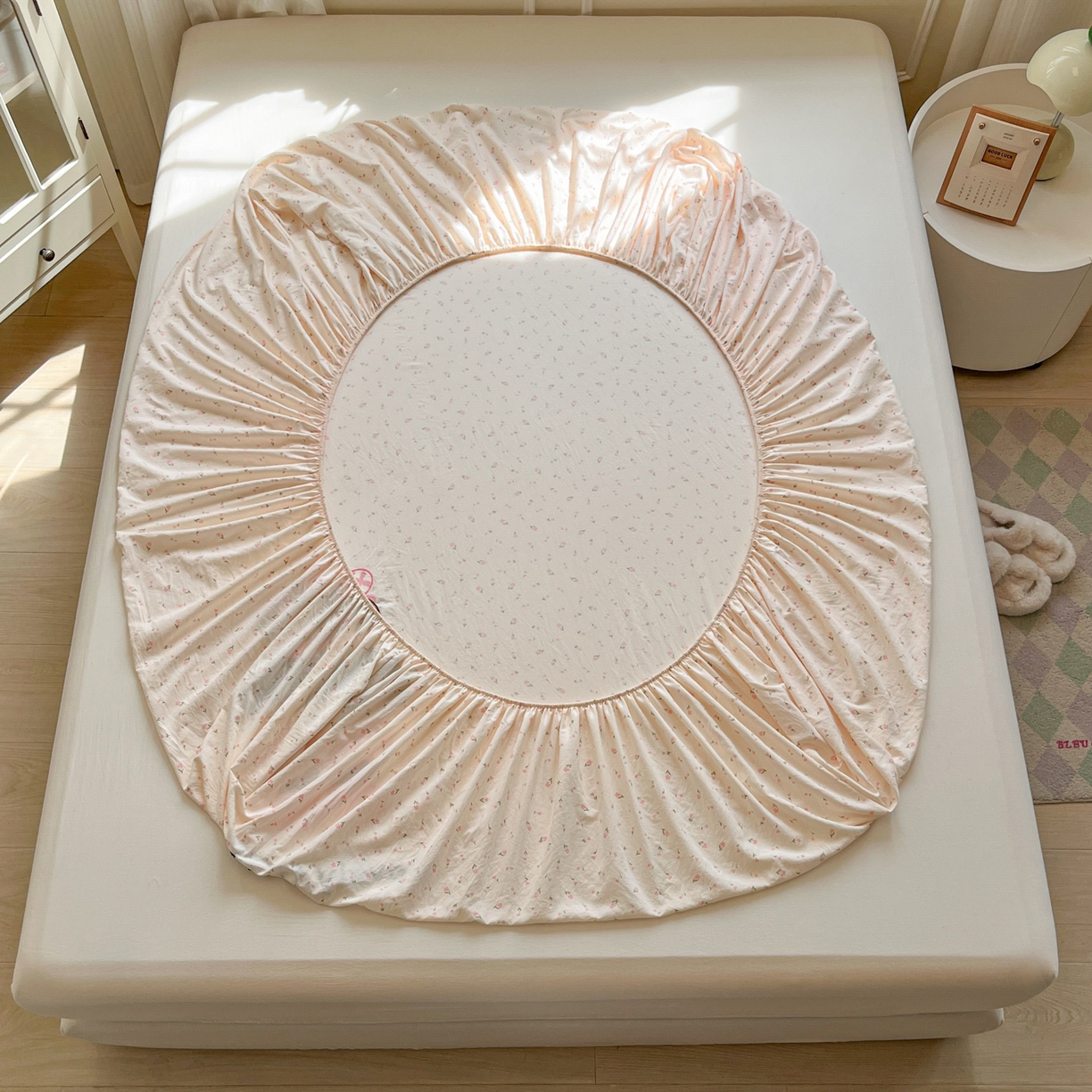 91家纺网 家纺一手货源 找家纺 盼季家纺 2025新款水洗棉毛巾绣床笠系列（提供买家秀） 毛巾绣床笠-萌萌狗