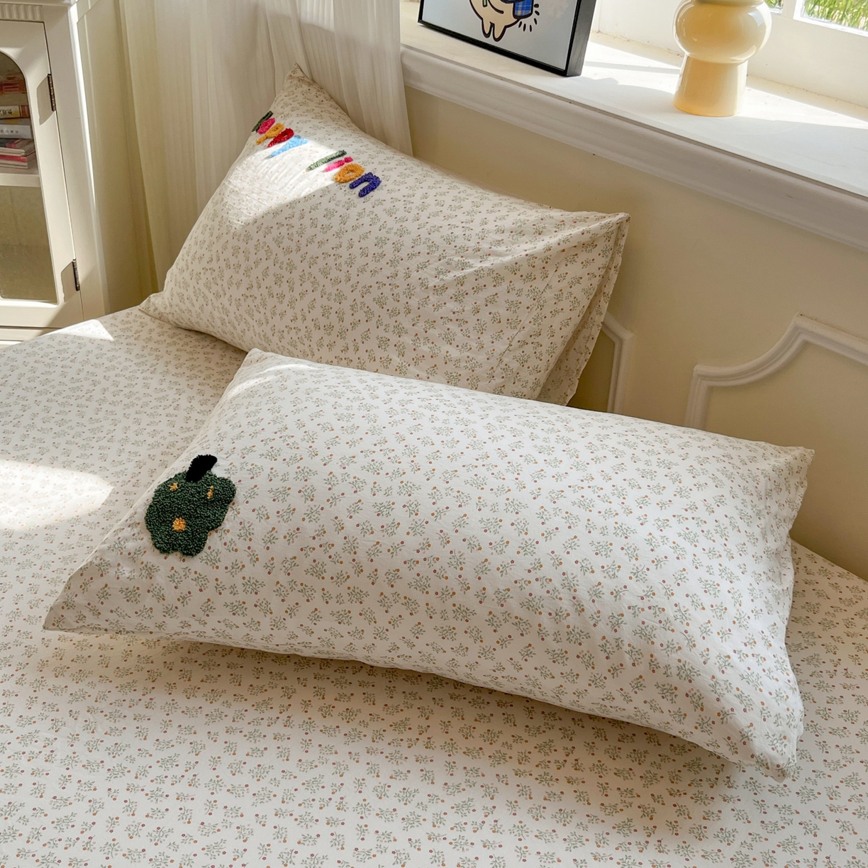 91家纺网 家纺一手货源 找家纺 盼季家纺 2025新款水洗棉毛巾绣床笠系列（提供买家秀） 毛巾绣床笠-萌萌狮