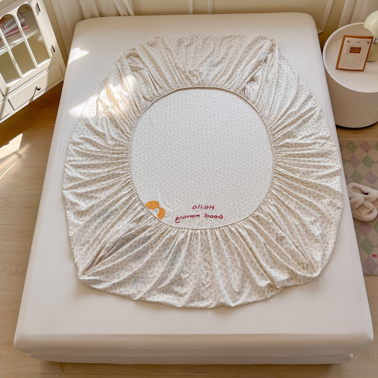 91家纺网 家纺一手货源 找家纺 盼季家纺 2025新款水洗棉毛巾绣床笠系列（提供买家秀） 毛巾绣床笠-萌萌狮