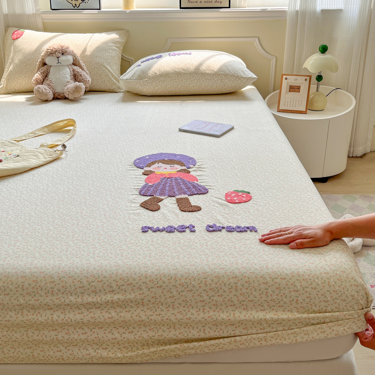 91家纺网 家纺一手货源 找家纺 盼季家纺 2025新款水洗棉毛巾绣床笠系列（提供买家秀） 毛巾绣床笠-元气少女