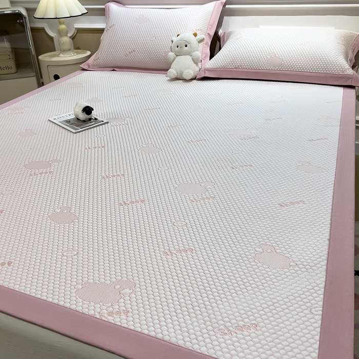 91家纺网 家纺一手货源 找家纺 莱家富 2025新款A类凉感豆豆凉席冰丝席-sheep小羊 sheep-淡雅粉床席款