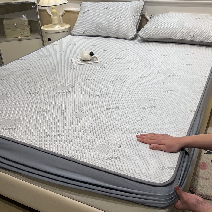 91家纺网 家纺一手货源 找家纺 莱家富 2025新款A类凉感豆豆凉席冰丝席-sheep小羊 sheep-高级灰床笠款