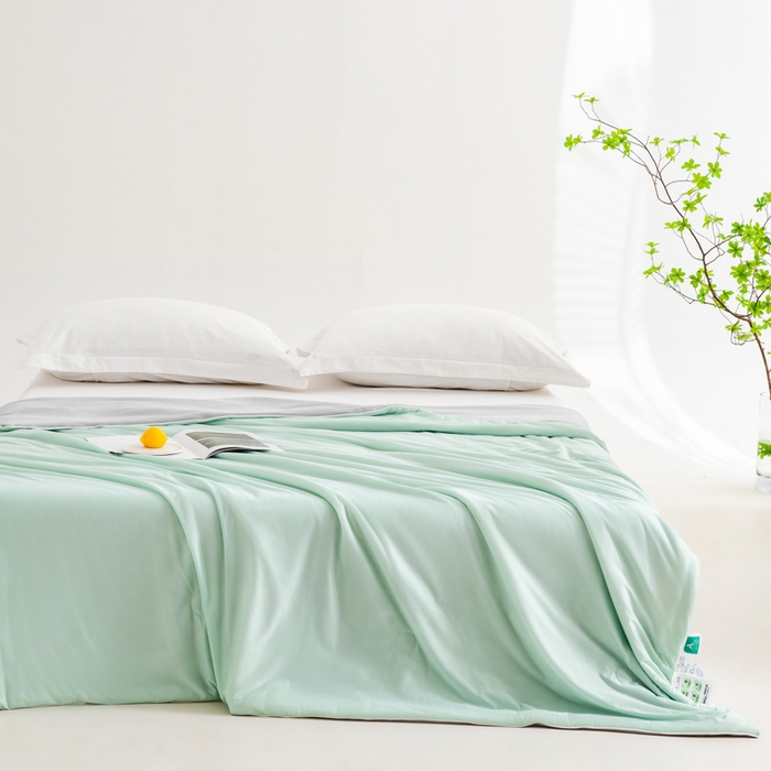 91家纺网 家纺一手货源 找家纺 莱家富 2025新款A类云母凉感丝冰淇淋夏被天丝瓜瓜夏被夏凉被空调被 优雅绿+灰
