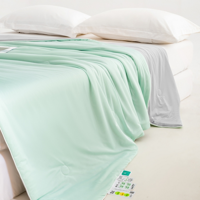 91家纺网 家纺一手货源 找家纺 莱家富 2025新款A类云母凉感丝冰淇淋夏被天丝瓜瓜夏被夏凉被空调被 优雅绿+灰