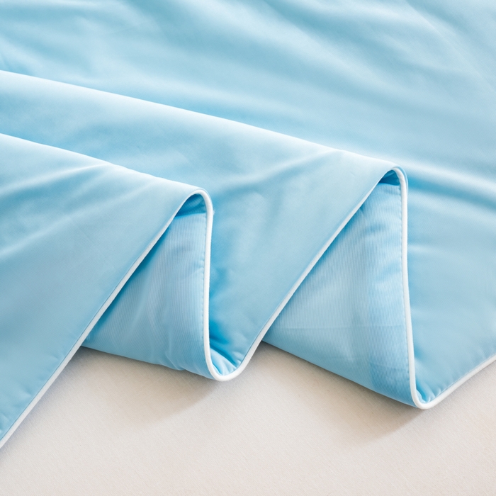 91家纺网 家纺一手货源 找家纺 莱家富 2025新款A类云母凉感丝冰淇淋夏被天丝瓜瓜夏被夏凉被空调被 月光蓝