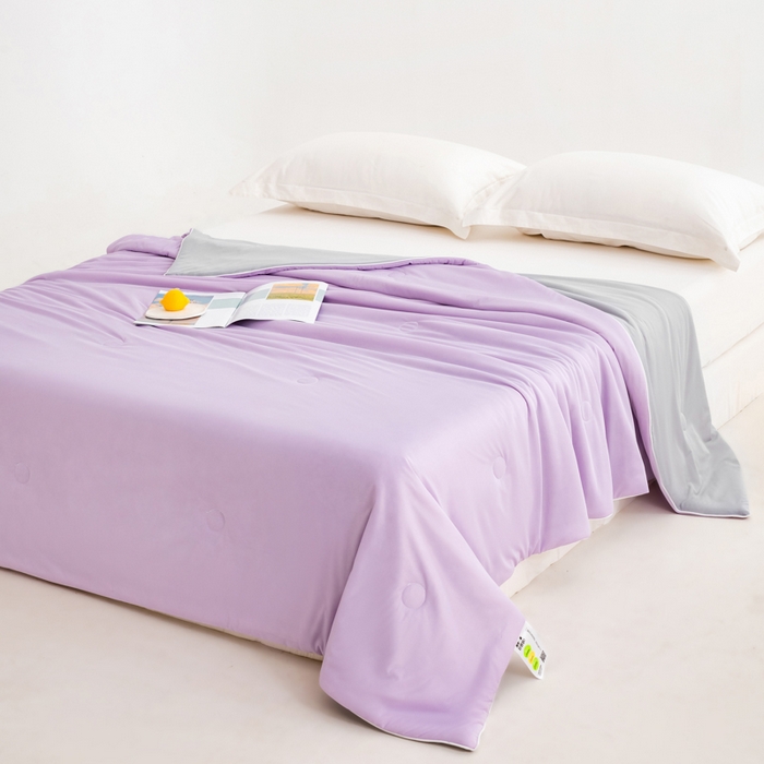 91家纺网 家纺一手货源 找家纺 莱家富 2025新款A类云母凉感丝冰淇淋夏被天丝瓜瓜夏被夏凉被空调被 丁香紫+灰