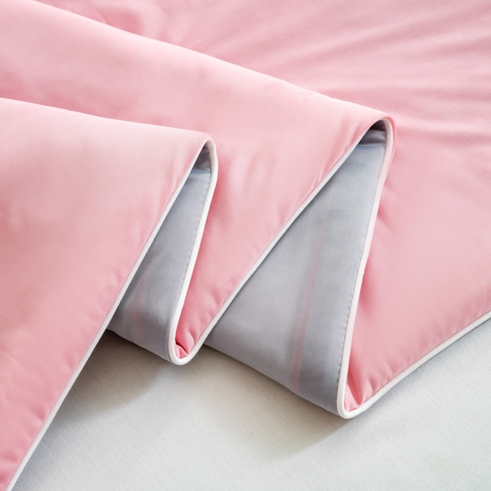 91家纺网 家纺一手货源 找家纺 莱家富 2025新款A类云母凉感丝冰淇淋夏被天丝瓜瓜夏被夏凉被空调被 冰梅粉+灰