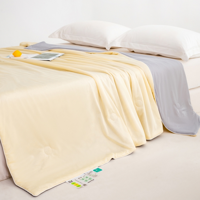 91家纺网 家纺一手货源 找家纺 莱家富 2025新款A类云母凉感丝冰淇淋夏被天丝瓜瓜夏被夏凉被空调被 柠檬黄+灰