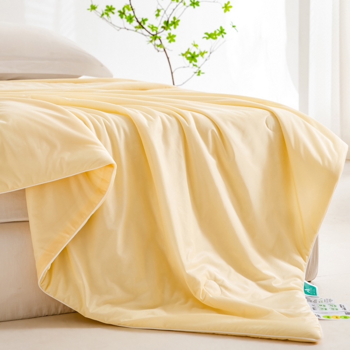 91家纺网 家纺一手货源 找家纺 莱家富 2025新款A类云母凉感丝冰淇淋夏被天丝瓜瓜夏被夏凉被空调被 柠檬黄