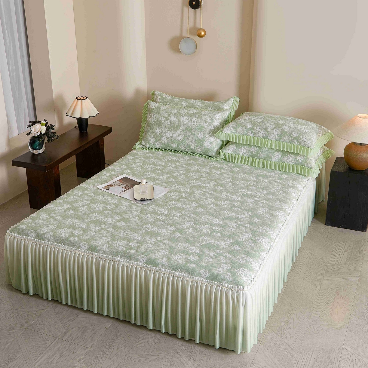 91家纺网 家纺一手货源 找家纺 （总）诺梵家纺 2025新款PE冰豆豆冰丝床裙-玫瑰系列