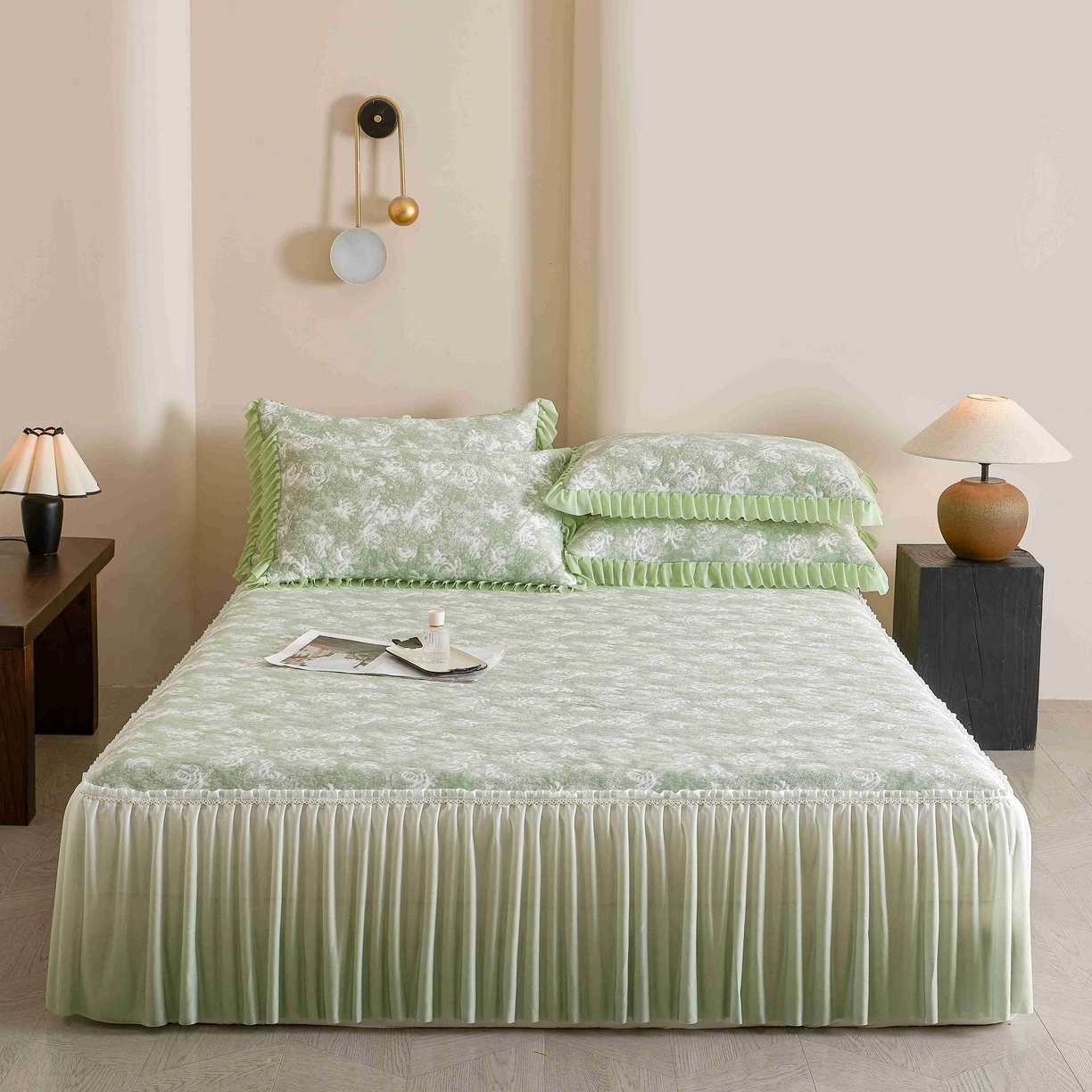 91家纺网 家纺一手货源 找家纺 （总）诺梵家纺 2025新款PE冰豆豆冰丝床裙-玫瑰系列