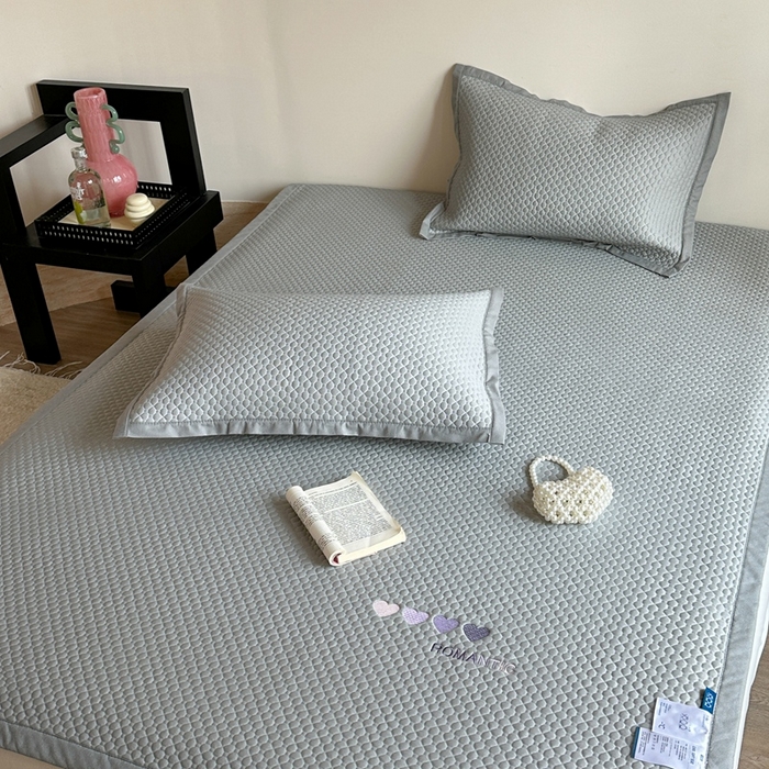 91家纺网 家纺一手货源 找家纺 莱家富 2025新款3D凉豆豆凉席系列-秘豆 灰