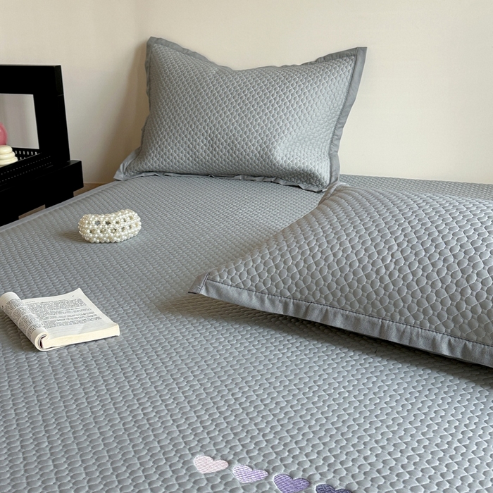 91家纺网 家纺一手货源 找家纺 莱家富 2025新款3D凉豆豆凉席系列-秘豆 灰