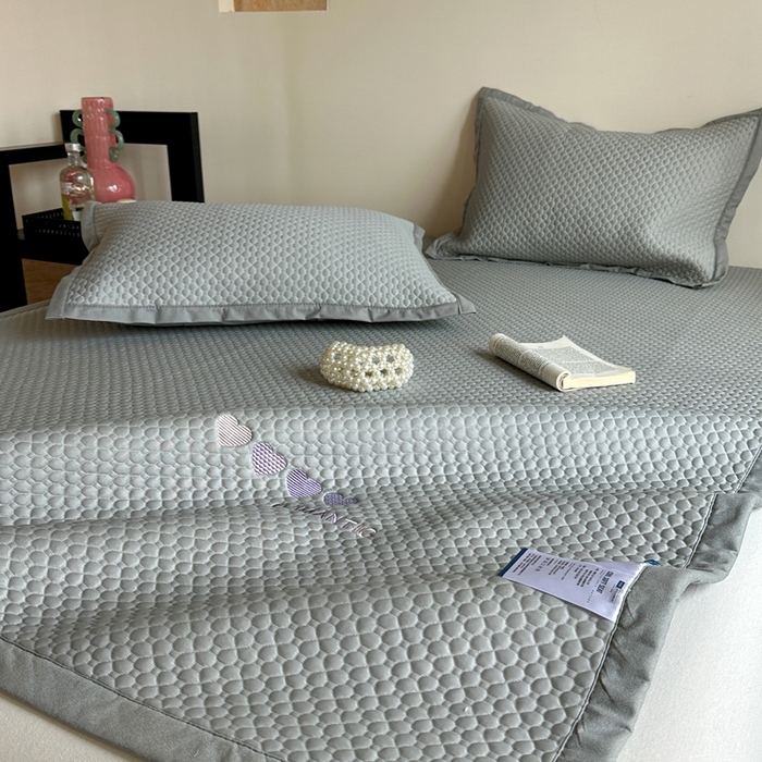 91家纺网 家纺一手货源 找家纺 莱家富 2025新款3D凉豆豆凉席系列-秘豆 灰