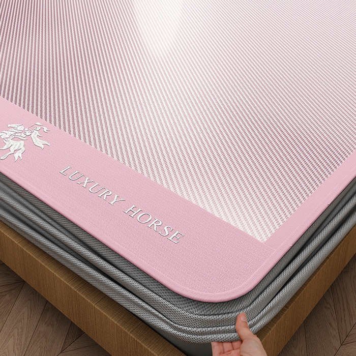 91家纺网 家纺一手货源 找家纺 莱家富 2025新款A类轻柔丝凉感凉席冰丝席-文森特 文森特-冰川粉（床笠款）