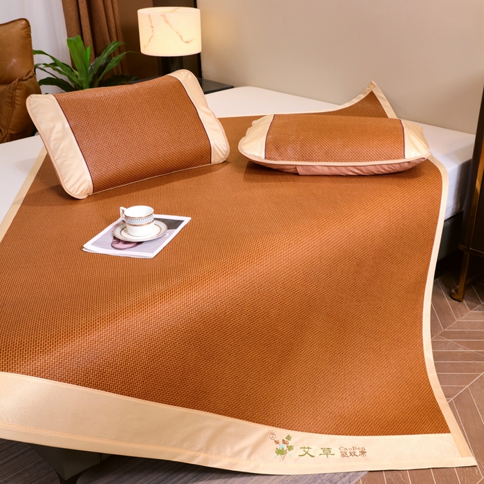 91家纺网 家纺一手货源 找家纺 莱家富 2025新款双面艾草刺绣藤席套件 双面席步步高