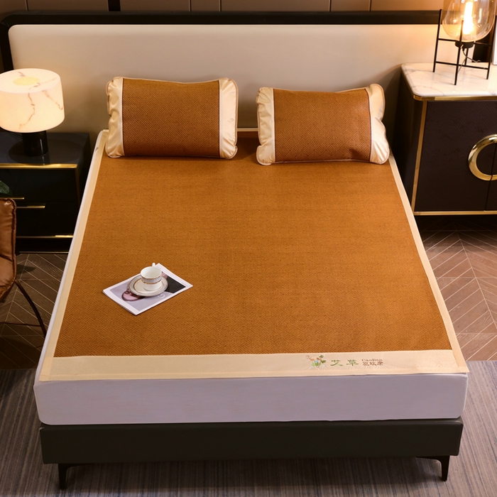 91家纺网 家纺一手货源 找家纺 莱家富 2025新款双面艾草刺绣藤席套件 双面席饼干花