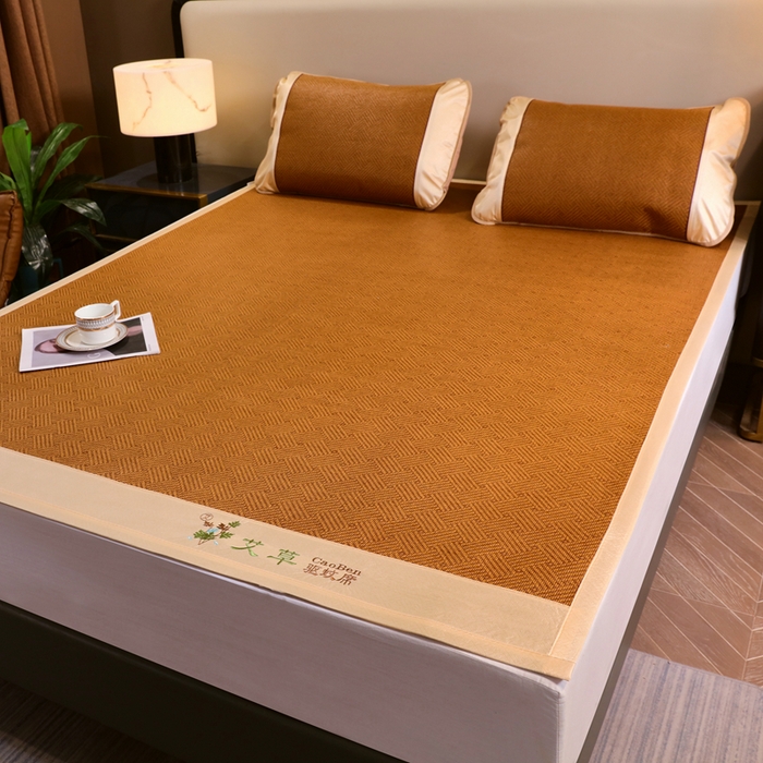 91家纺网 家纺一手货源 找家纺 莱家富 2025新款双面艾草刺绣藤席套件 双面席饼干花