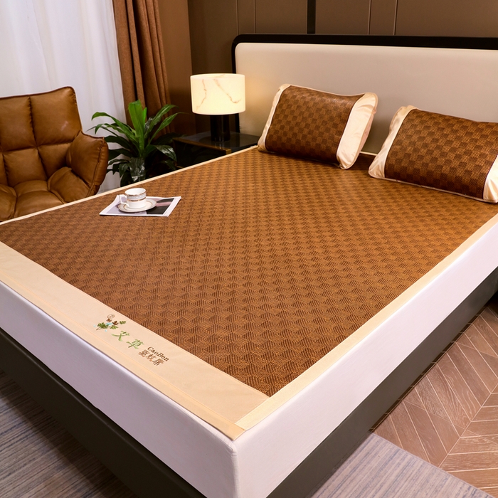 91家纺网 家纺一手货源 找家纺 莱家富 2025新款双面艾草刺绣藤席套件 双面席经典格