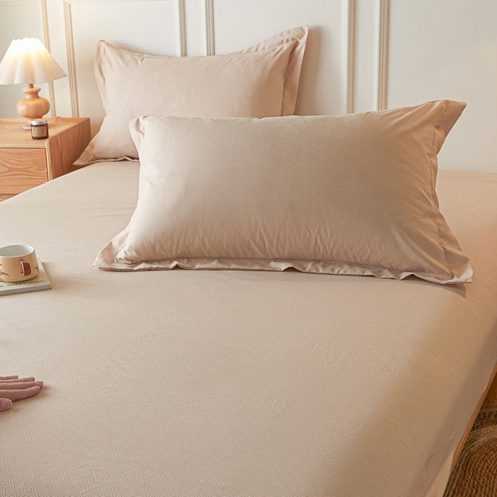 91家纺网 家纺一手货源 找家纺 露梦家纺 2025新款纯色磨毛压花简约枕套 香槟