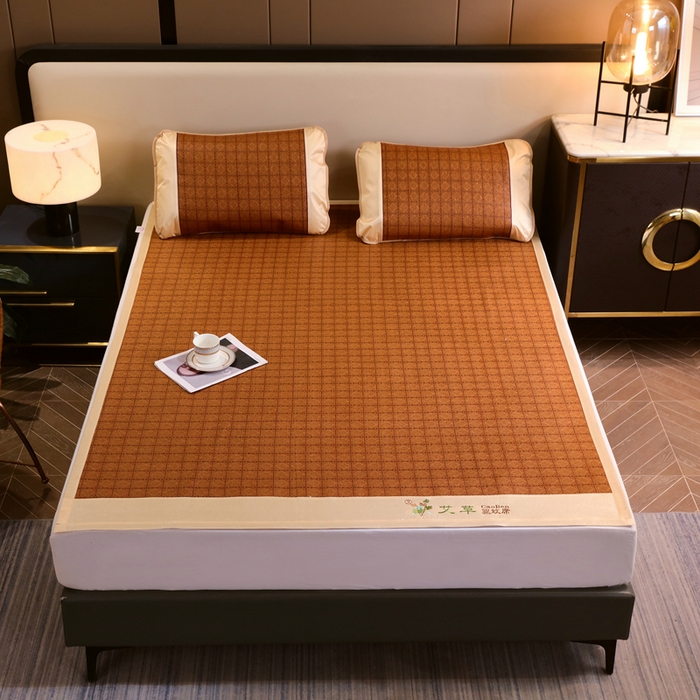 91家纺网 家纺一手货源 找家纺 莱家富 2025新款双面艾草刺绣藤席套件 双面席罗马格