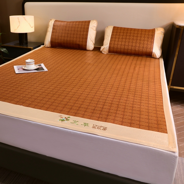 91家纺网 家纺一手货源 找家纺 莱家富 2025新款双面艾草刺绣藤席套件 双面席罗马格