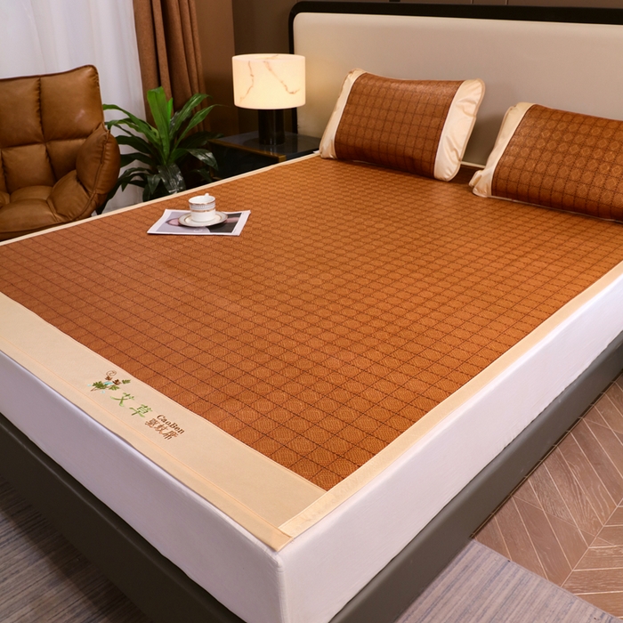 91家纺网 家纺一手货源 找家纺 莱家富 2025新款双面艾草刺绣藤席套件 双面席罗马格