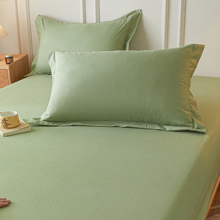 91家纺网 家纺一手货源 找家纺 露梦家纺 2025新款纯色磨毛压花简约枕套 抹茶绿