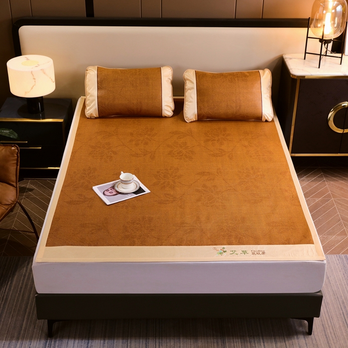 91家纺网 家纺一手货源 找家纺 莱家富 2025新款双面艾草刺绣藤席套件 双面席水中花