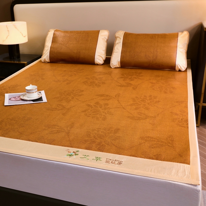 91家纺网 家纺一手货源 找家纺 莱家富 2025新款双面艾草刺绣藤席套件 双面席水中花