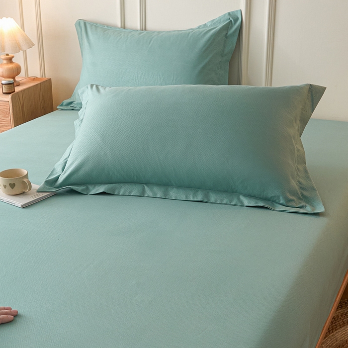 91家纺网 家纺一手货源 找家纺 露梦家纺 2025新款纯色磨毛压花简约枕套 松石绿