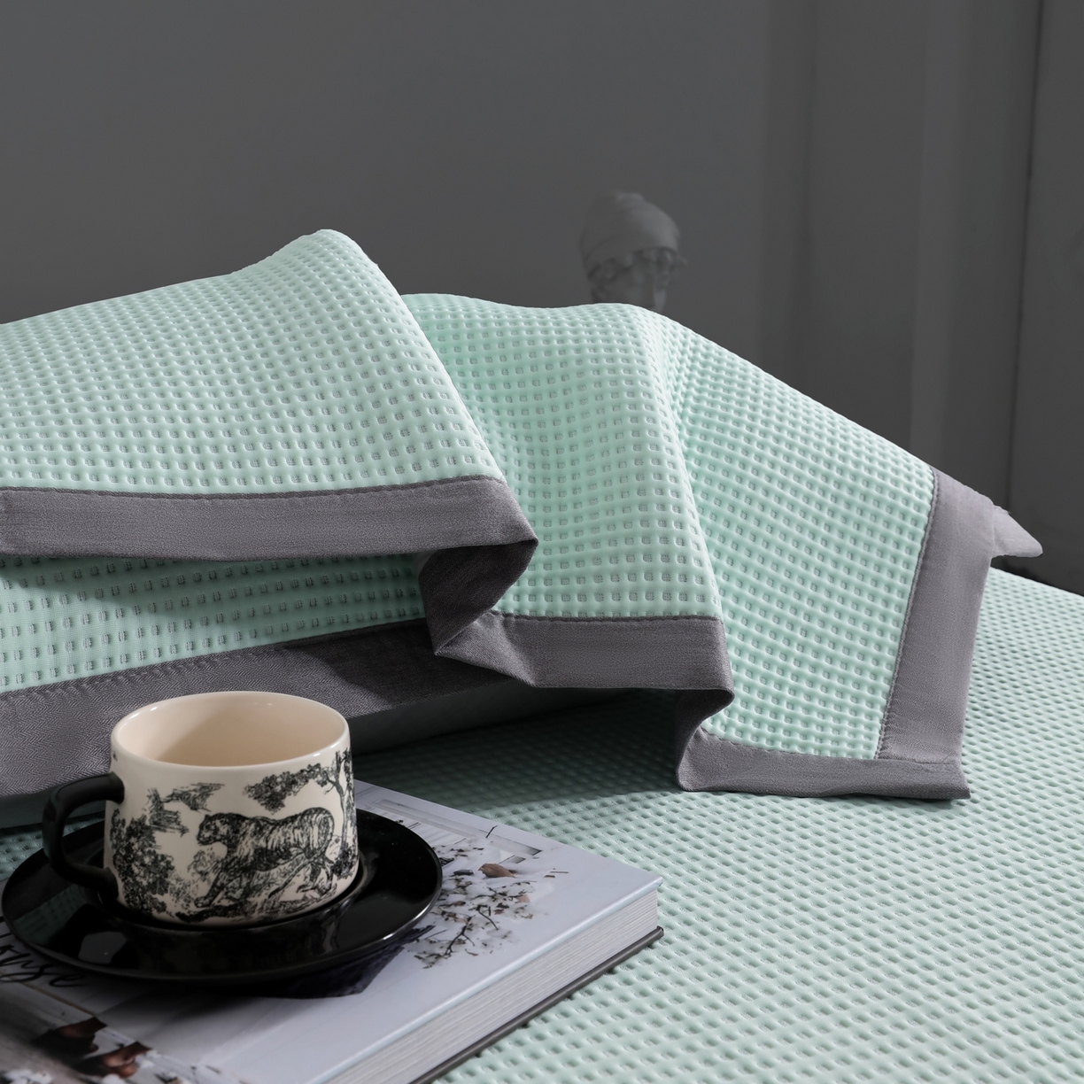 91家纺网 家纺一手货源 找家纺 耀悦家纺2025新款聚乙烯乙纶凉席pe凉感华夫格凉席三件套床笠床席子 华夫格-水绿