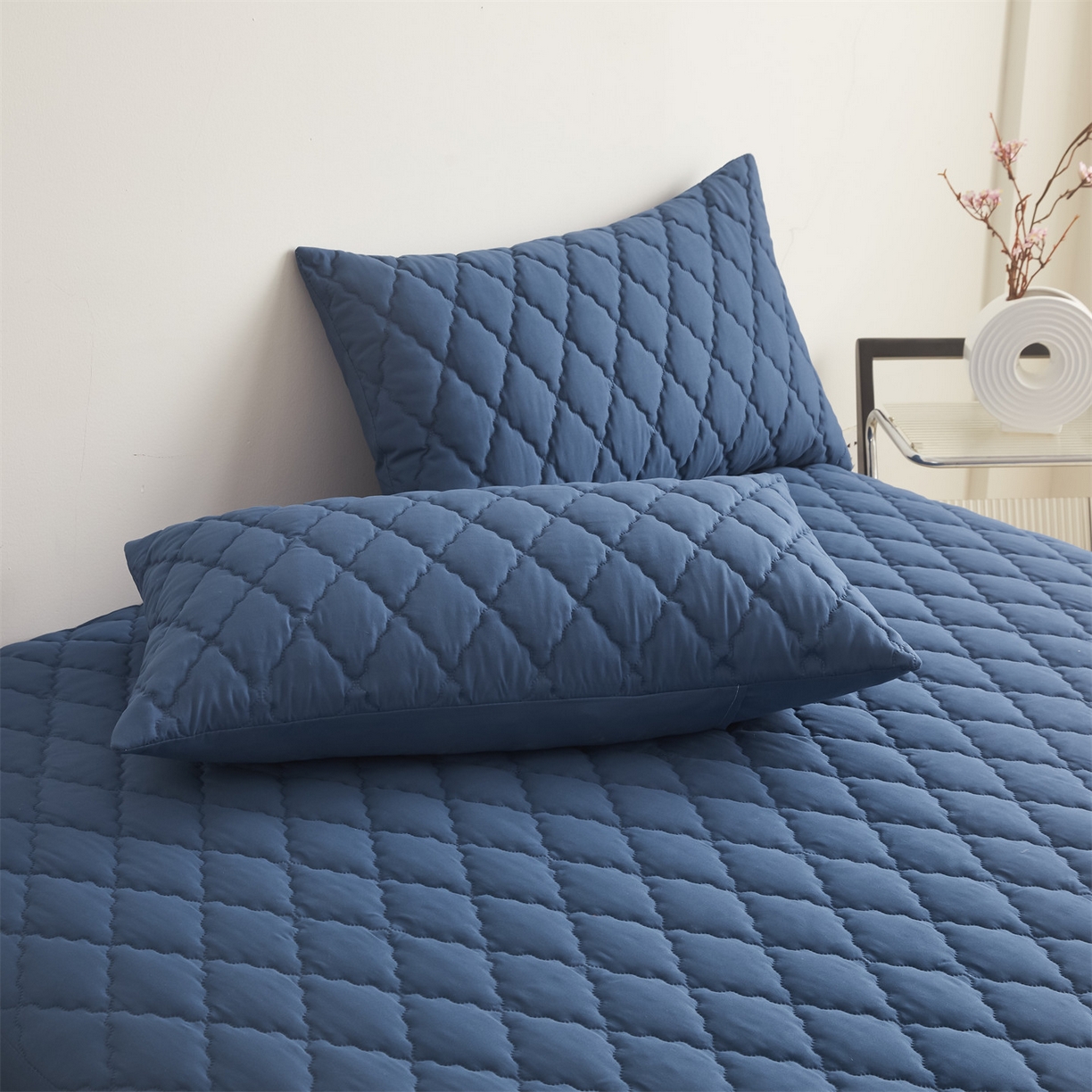 91家纺网 家纺一手货源 找家纺 雯豆家纺 2025新品外贸亚马逊纯色防水夹棉床笠跨境电商速卖通床罩可定制尺寸 菱形格防水床笠-藏蓝