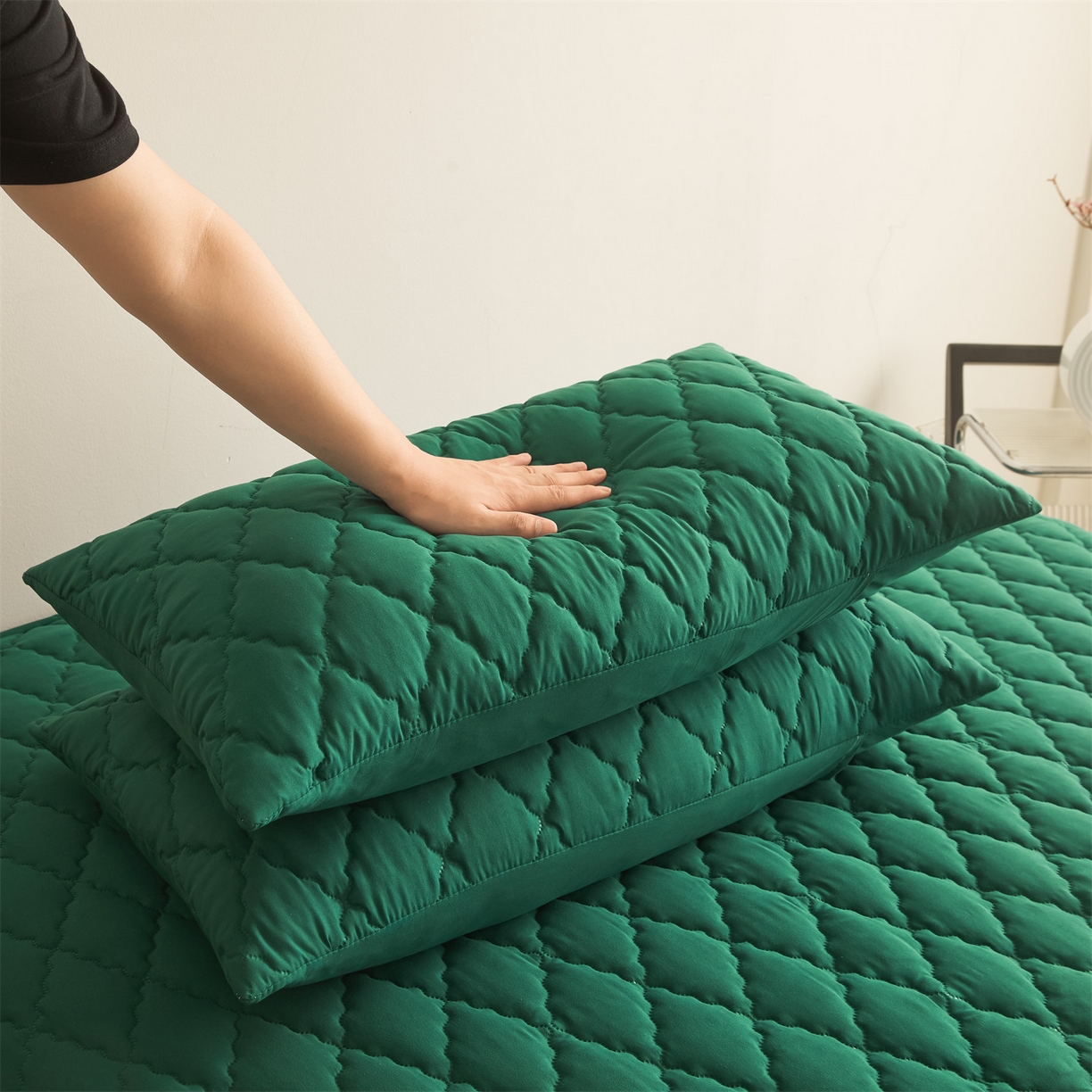 91家纺网 家纺一手货源 找家纺 雯豆家纺 2025新品外贸亚马逊纯色防水夹棉床笠跨境电商速卖通床罩可定制尺寸 菱形格防水床笠-墨绿