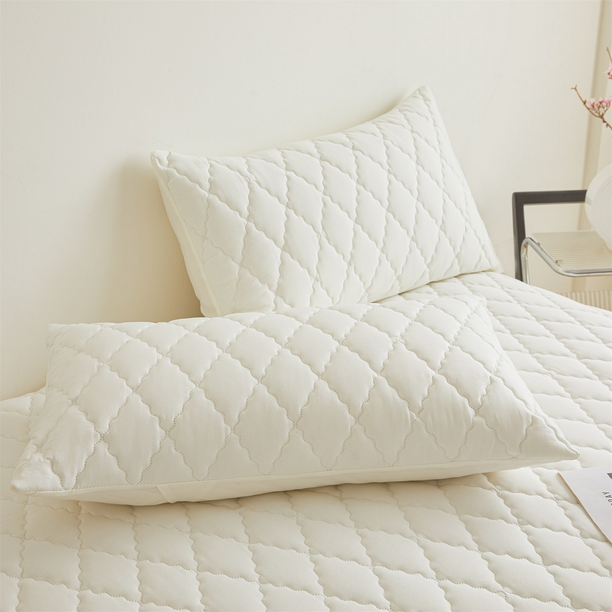 91家纺网 家纺一手货源 找家纺 雯豆家纺 2025新品外贸亚马逊纯色防水夹棉床笠跨境电商速卖通床罩可定制尺寸 菱形格防水床笠-本白