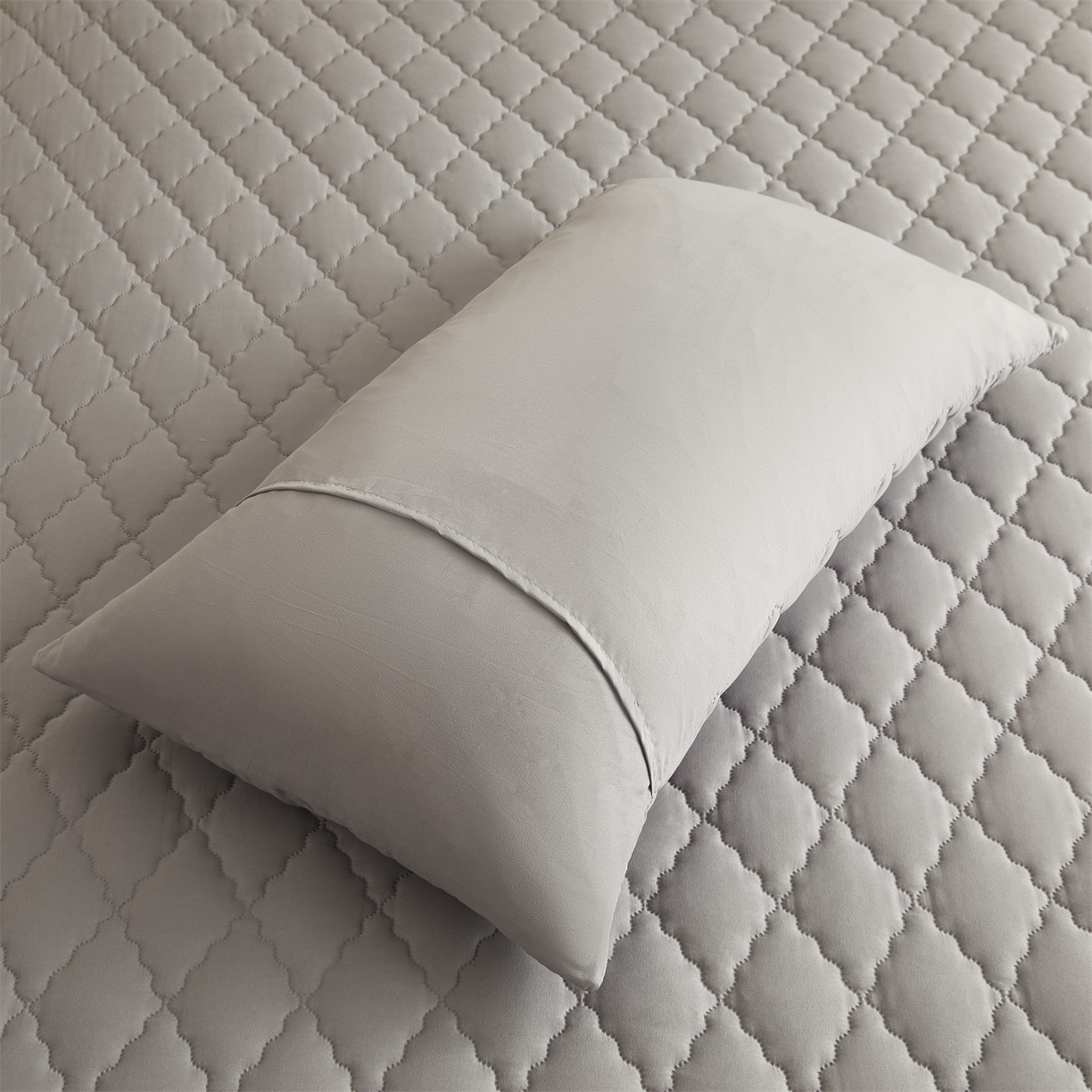 91家纺网 家纺一手货源 找家纺 雯豆家纺 2025新品外贸亚马逊纯色防水夹棉床笠跨境电商速卖通床罩可定制尺寸 菱形格防水床笠-浅灰