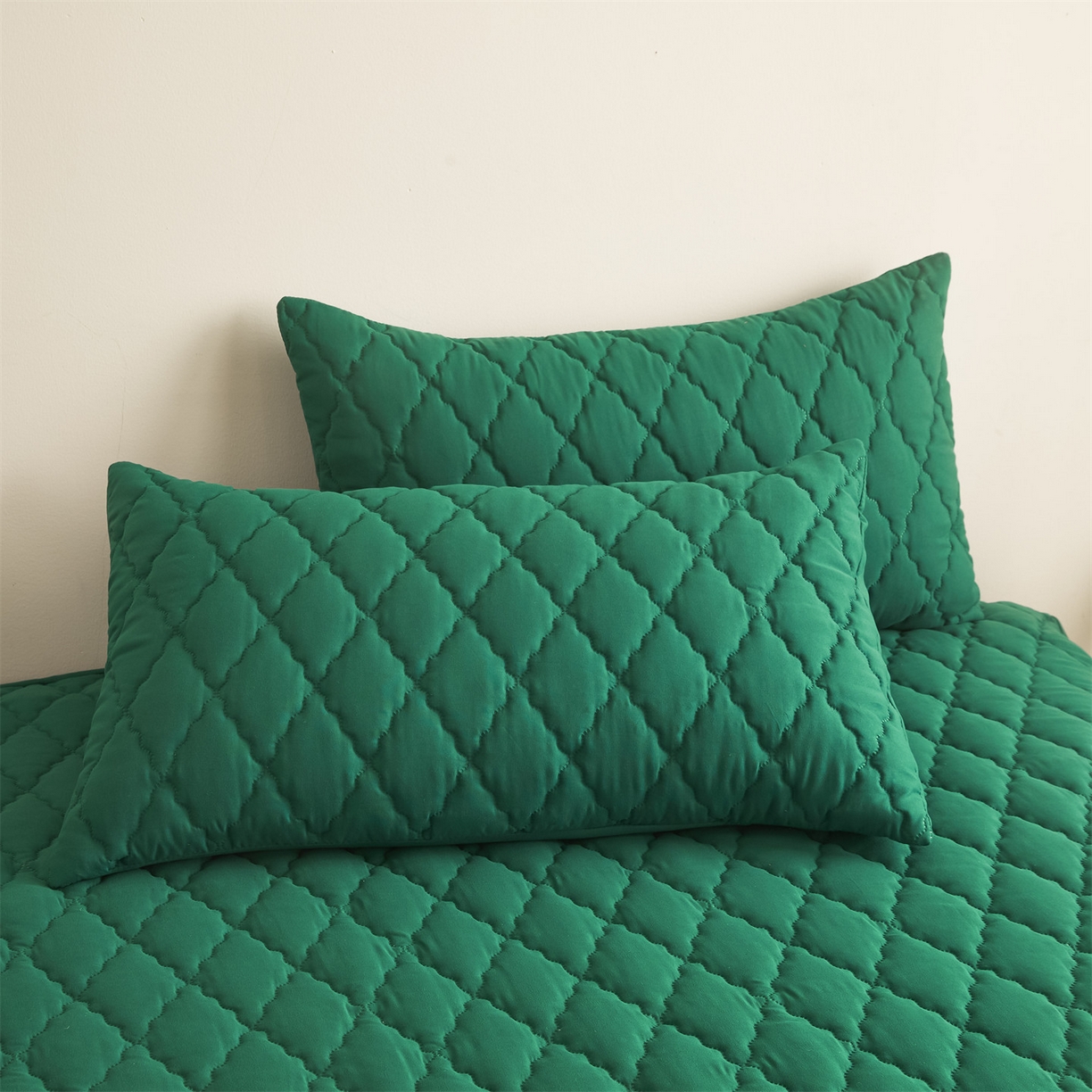 91家纺网 家纺一手货源 找家纺 雯豆家纺 2025新品外贸亚马逊纯色防水夹棉床笠跨境电商速卖通床罩可定制尺寸 菱形格防水床笠-墨绿