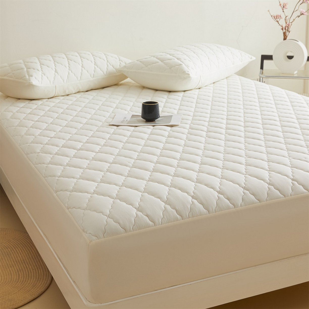 91家纺网 家纺一手货源 找家纺 （总）雯豆家纺 2025新品外贸亚马逊纯色防水夹棉床笠跨境电商速卖通床罩可定制尺寸